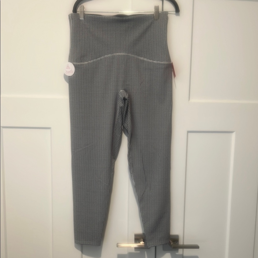 SPANX Houndstooth Off-White Booty-Boost Leggings